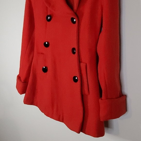 Red Mod 60s-style Wool Peacoat with Bold Black Buttons - Picture 7 of 16